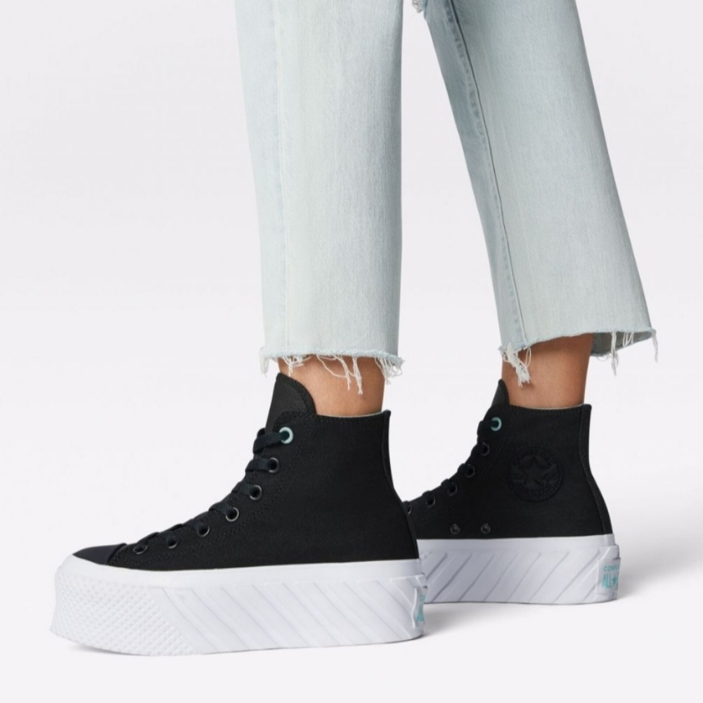 CONVERSE CTAS LIFT  2X HI PLATFORM WOMEN'S SZ 9/ 571675C